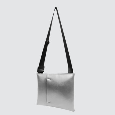 The ANDO satchel in graphite vegan leather (desserto). Product shown at the front/center of a white background